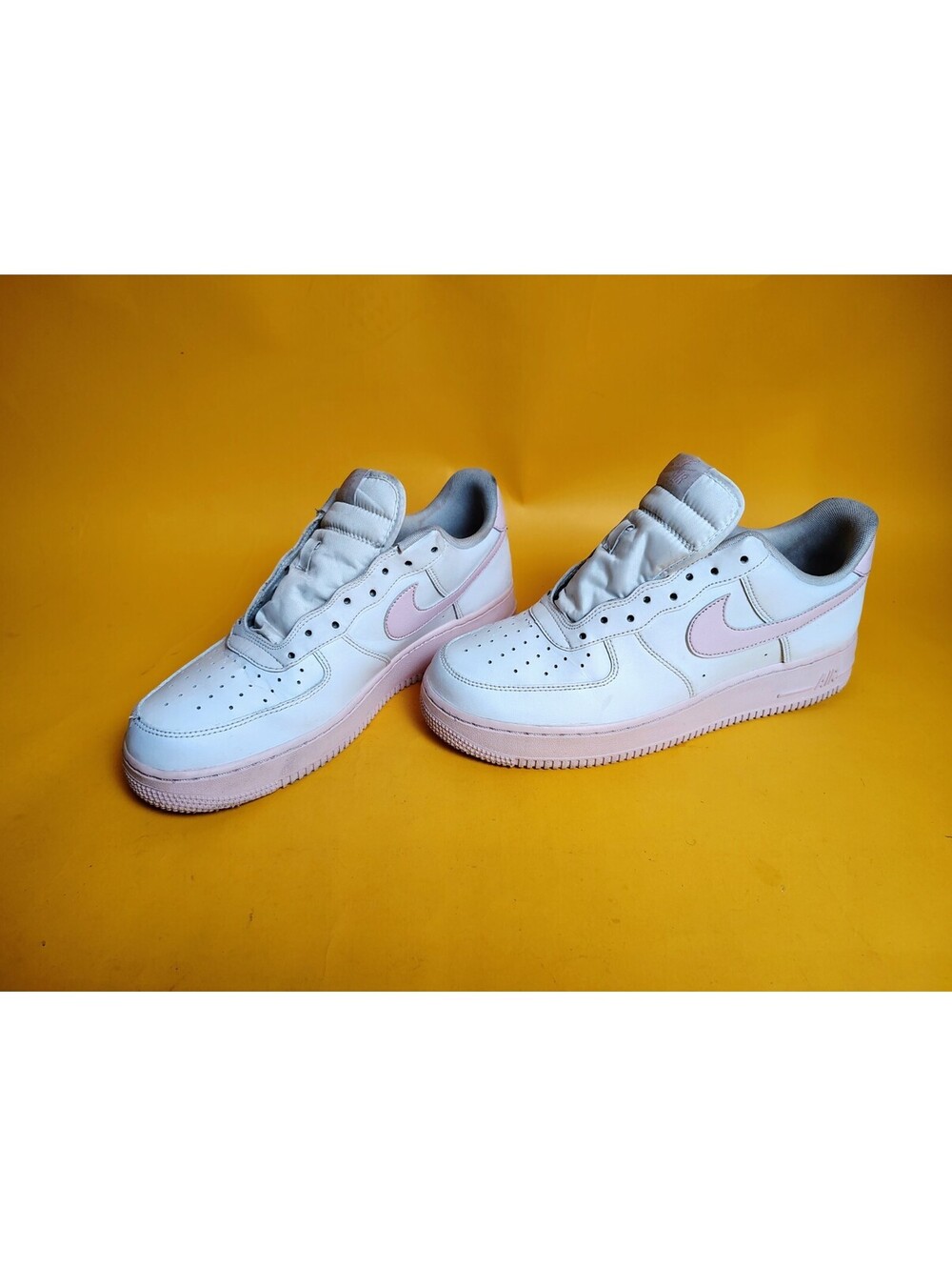 Nike Air Force 1 07 Low White Pink Sole Foam CK7663-100 Men's Size 9.5 Used